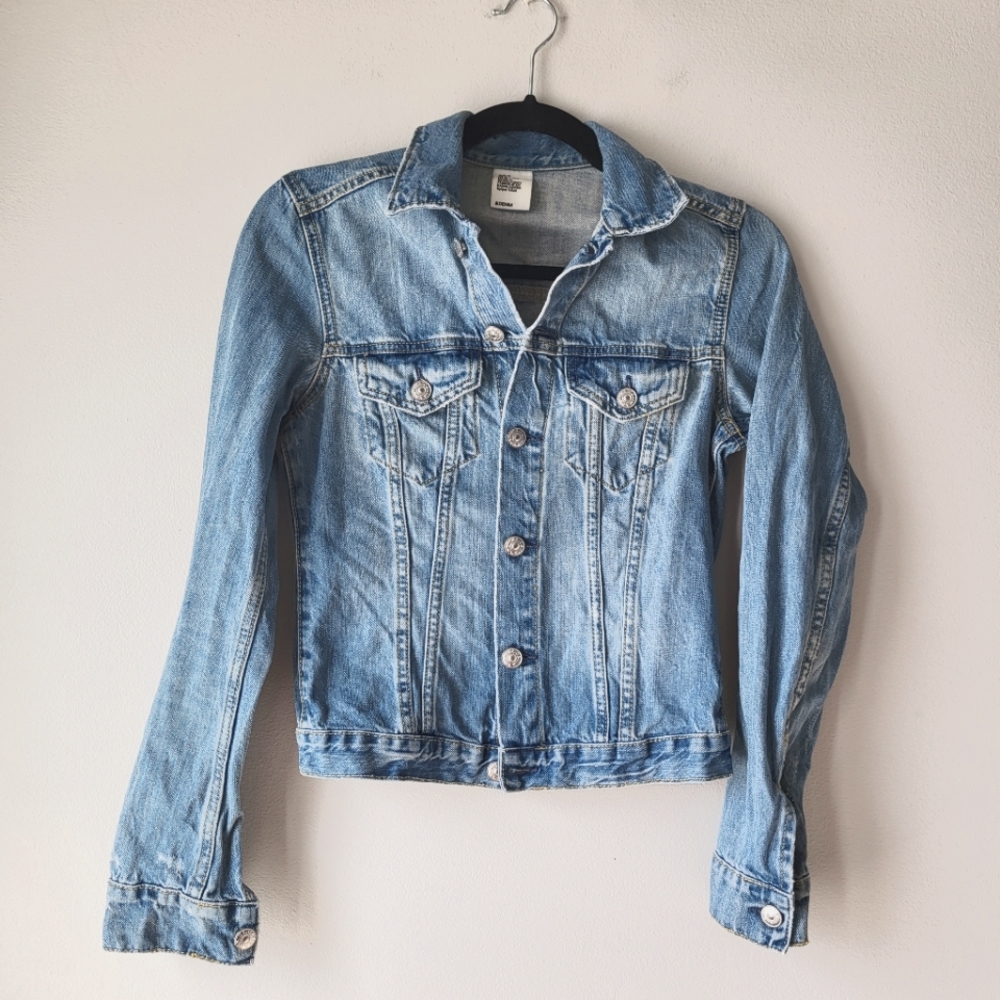 H&M regular fit medium wash light distress jean jacket Size 2